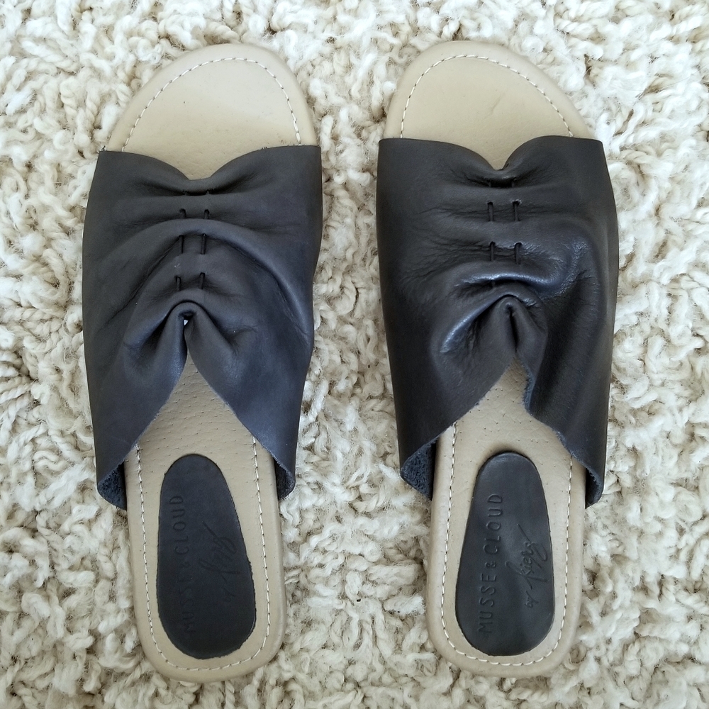 BLACK LEATHER BOHO SLIDES